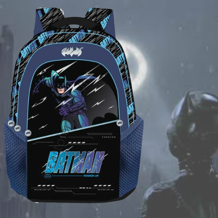 Lo Zaino 3 Cerniere Batman Power Up 2024 è resistente, capiente e organizzato. Perfetto per la scuola elementare e media, con il design grintoso del Cavaliere Oscuro.